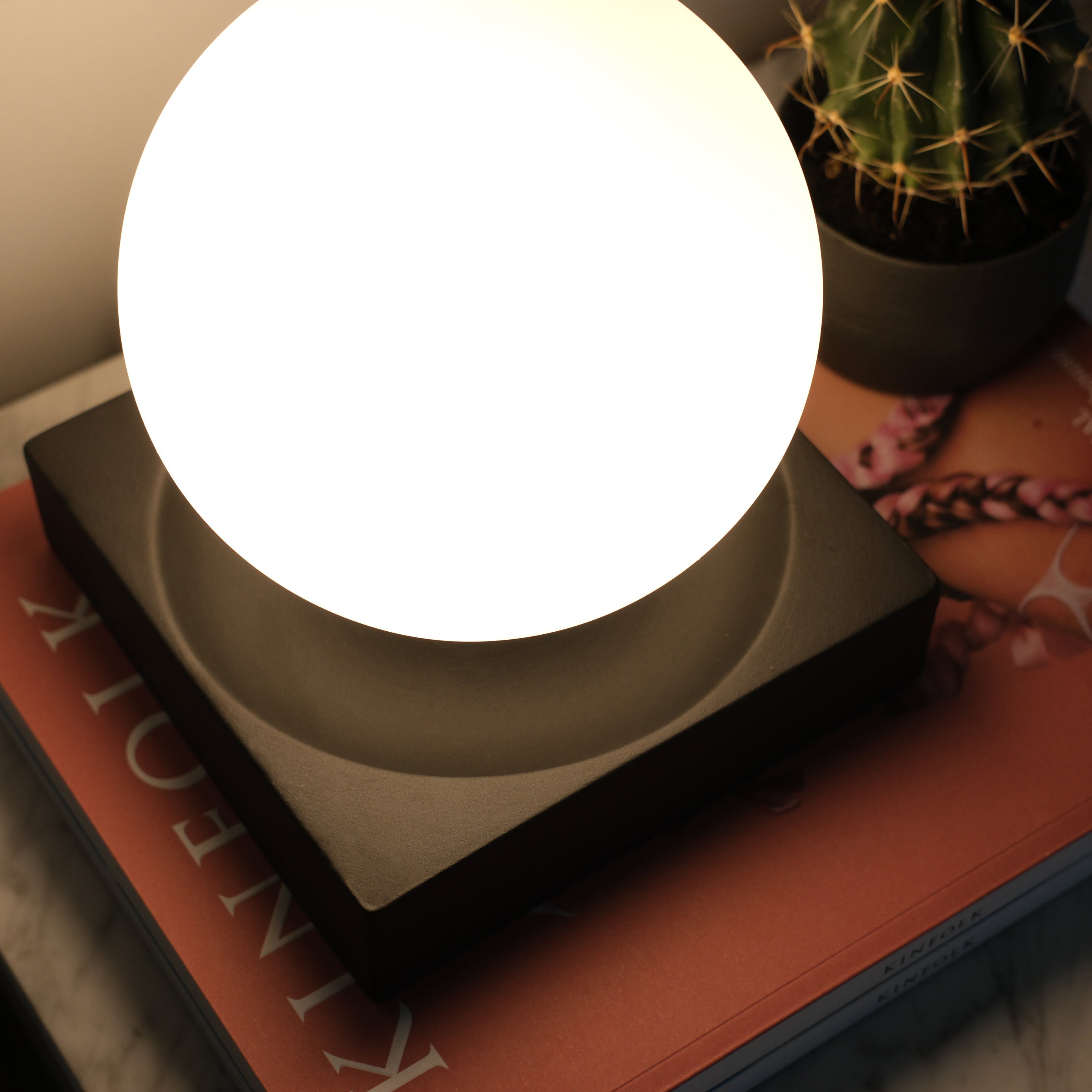 Cubic Table Lamp Modern Minimalist Decorative Lighting for Home